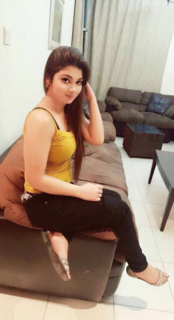 exclusive-model-escorts-in-karachi-call-03102210111-big-3