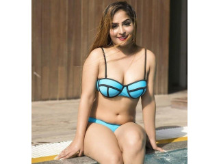 Meet Karachi's Best Escorts - Call Amna Khan 03257036570